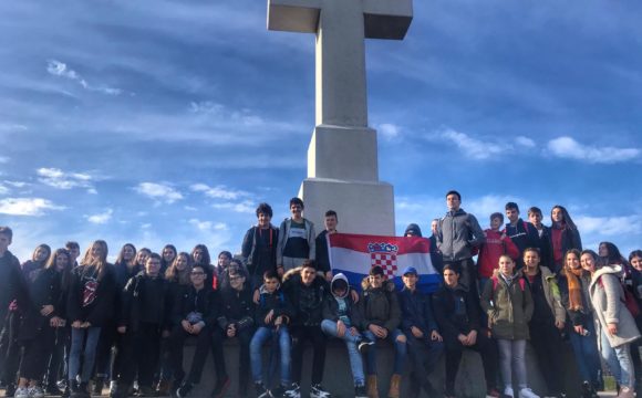DAN SJEĆANJA NA ŽRTVU VUKOVARA DAN SJEĆANJA NA ŽRTVU VUKOVARA