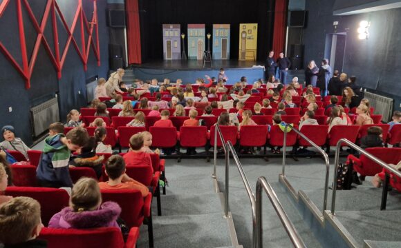 POSJET SKLONIŠTU ZA ŽIVOTINJE I KAZALIŠTU ŠKRABE