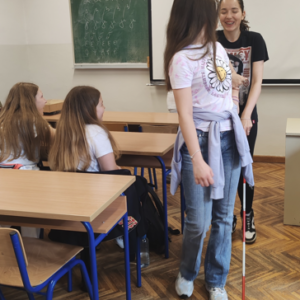 ZNAKOVNI JEZIK U ŠKOLI